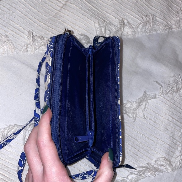 Vera Bradley cross body - Picture 5 of 6